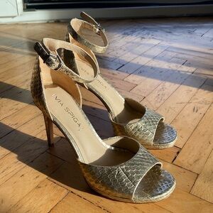 Via Spiga Salina platform ankle strap light gold leather sandals size 6.5